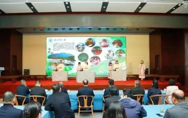 杭州办中国茶申遗成功一周年活动 吸引海外学子拜师学艺