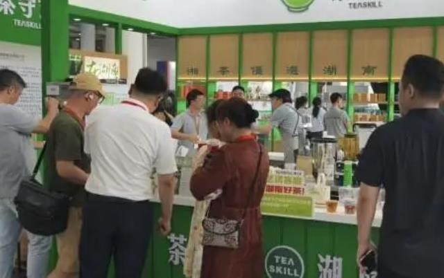 推出冷泡茶 主打“新”茶味 湘茶“圈粉”年轻人