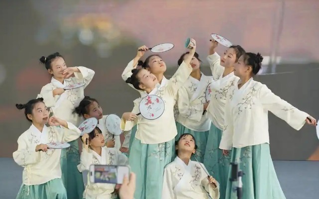 传承茶文化 传播茶知识 和“小茶人”一起逛大茶博