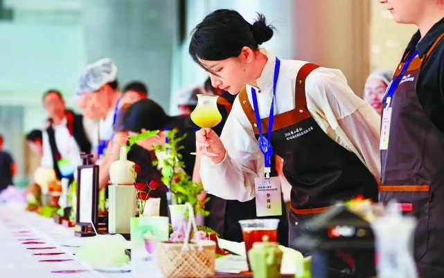 世界茶香汇杭州 第八届中国国际茶博会拉开帷幕