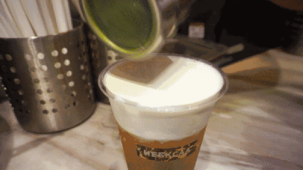 1f75d9e7b00f9c9a23d8132aa5cd1ba8.gif