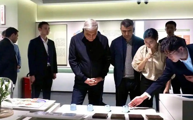 c24ff6e94f3316ac7fdb3e1911e5c4a3.jpg c24ff6e94f3316ac7fdb3e1911e5c4a3.jpg